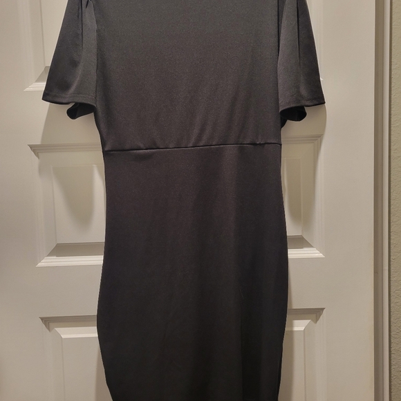 Black mini dress, never worn - Picture 3 of 3